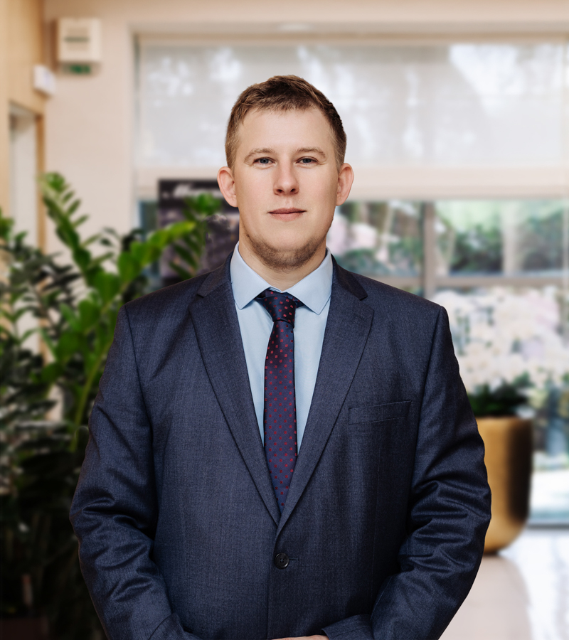 Антон Золотов