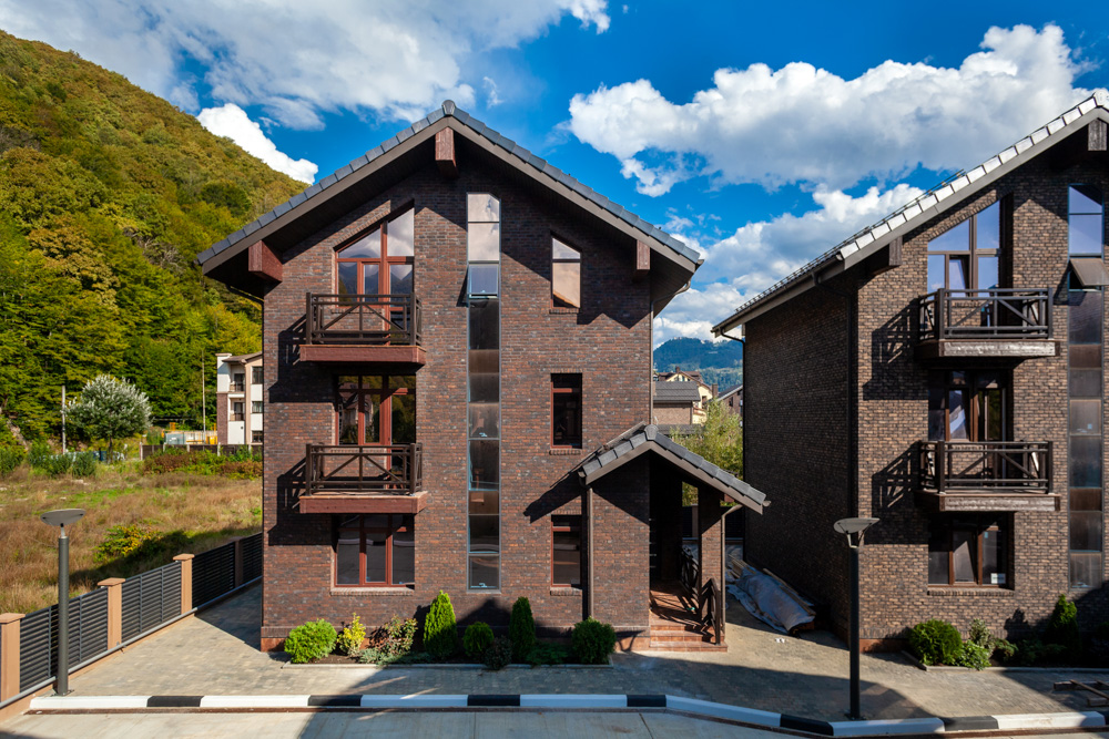 Polyana Gorky Village