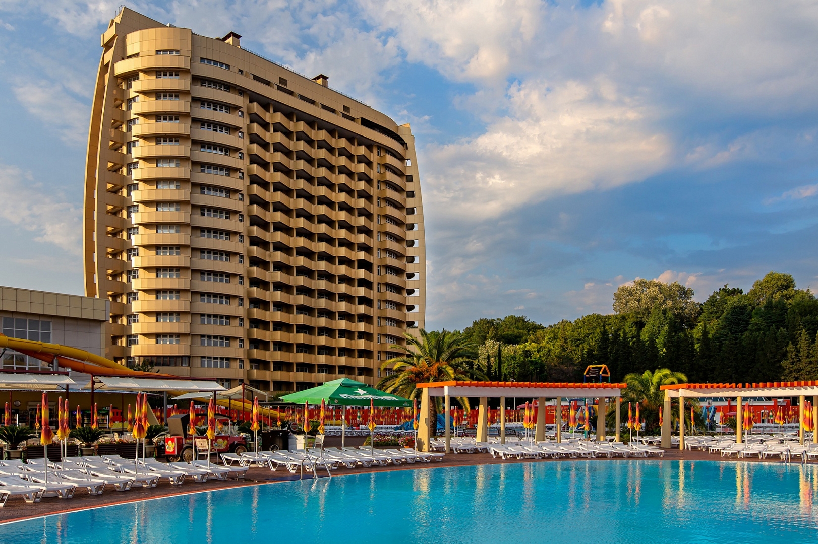 Golden Residenсe