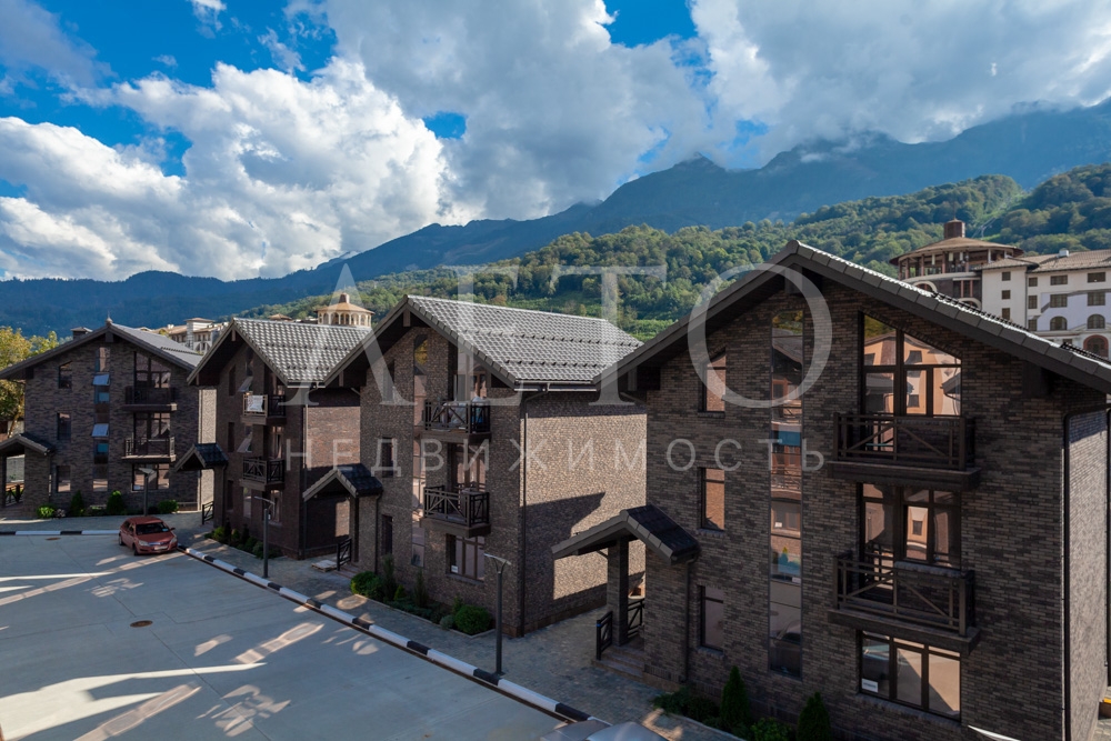 Polyana Gorky Village