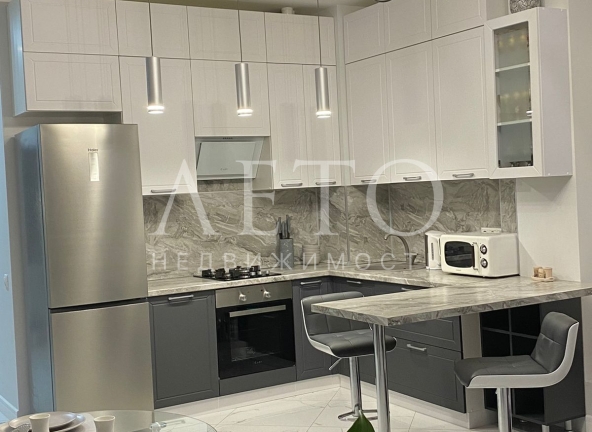 Апартамент 135 м²