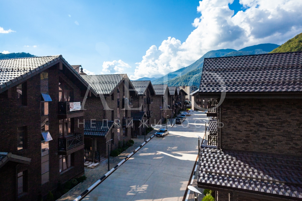 Polyana Gorky Village