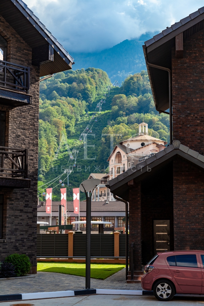 Polyana Gorky Village