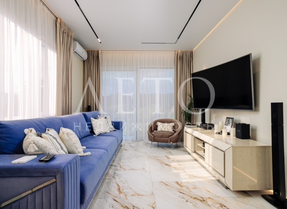 Вилла в уединении в окружении гор и леса-Z13792