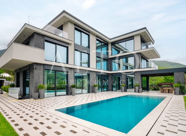 Дом в самом сердце Красной Поляны с видом на четыре вершины!-Z13755