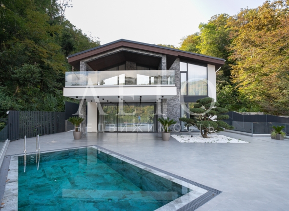 Вилла с панорамой на горы-Z13900